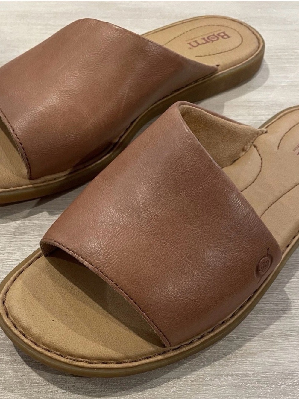 Børn Izabel Women’s Brown Leather Slide Sandals - Picture 3 of 6